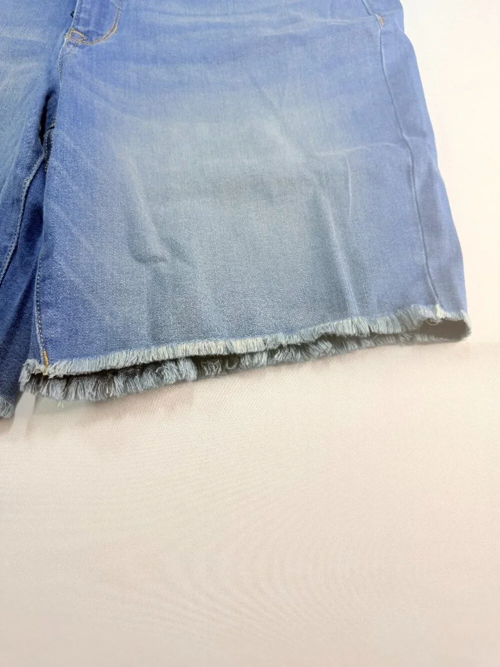 Nine West Bermuda Shorts Women's Mid Rise Denim Frayed Hem Stretch Sz 10/12/14